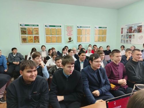 Ученики Таканышской школы встретились с выпускниками 2024 года