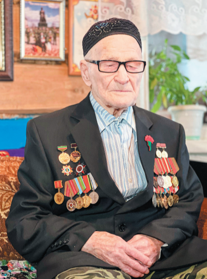 «Пора готовиться к Параду»: 100-летний ветеран ждет Дня Победы