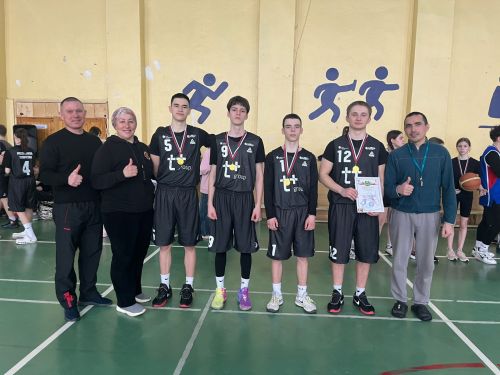 В рамках спартакиады «Старты надежд» состоялись соревнования по стритболу