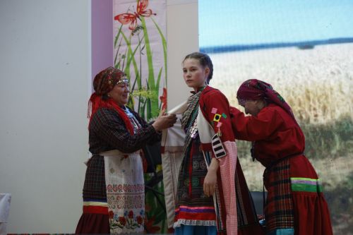 Семья Никитиных заняла первое место в зональном туре фестиваля родословной