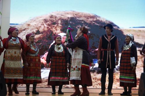 Семья Никитиных заняла первое место в зональном туре фестиваля родословной