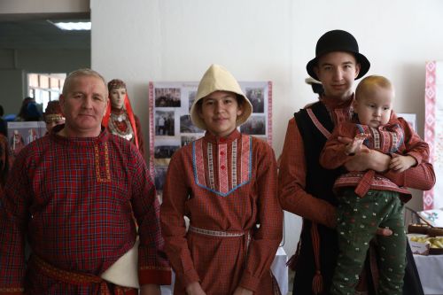 Семья Никитиных заняла первое место в зональном туре фестиваля родословной