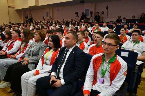 Призеры чемпионата «Профессионалы» из Мамадыша побывали на встрече с Раисом РТ