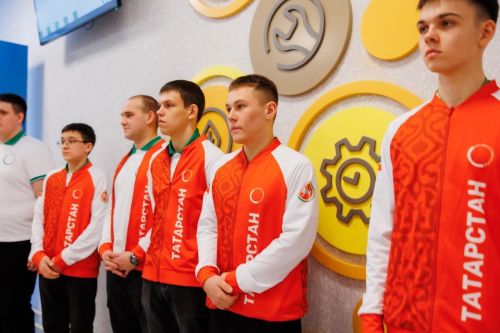 Призеры чемпионата «Профессионалы» из Мамадыша побывали на встрече с Раисом РТ