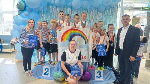 Юные пловцы показали свое мастерство на соревнованиях в бассейне «Лагуна»