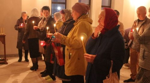 Благодатный огонь доставлен в Мамадыш: верующие встретили святыню
