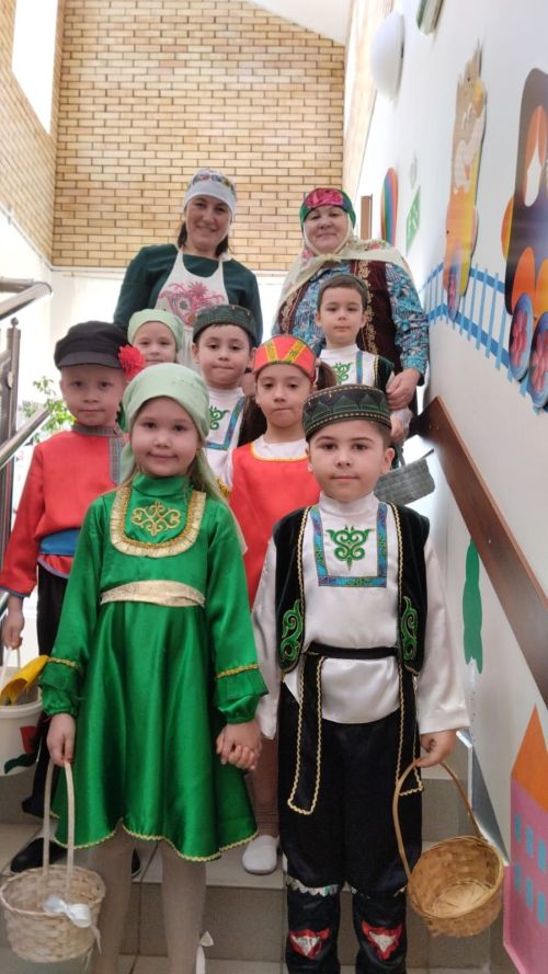 В детском саду «Теремок» отпраздновали татарский праздник весны «Карга боткасы»