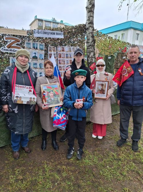 Акция «Красная гвоздика» прошла на параде Победы в Мамадыше