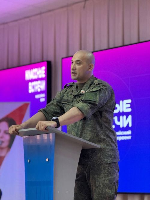В Мамадыше прошла «Классная встреча» с Героем России Расимом Баксиковым