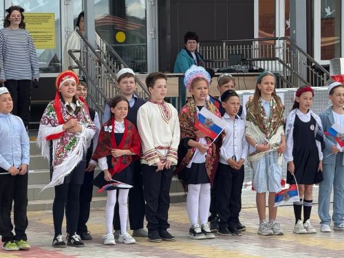 В лицее №2 им. ак. К.А. Валиева прошла торжественная линейка