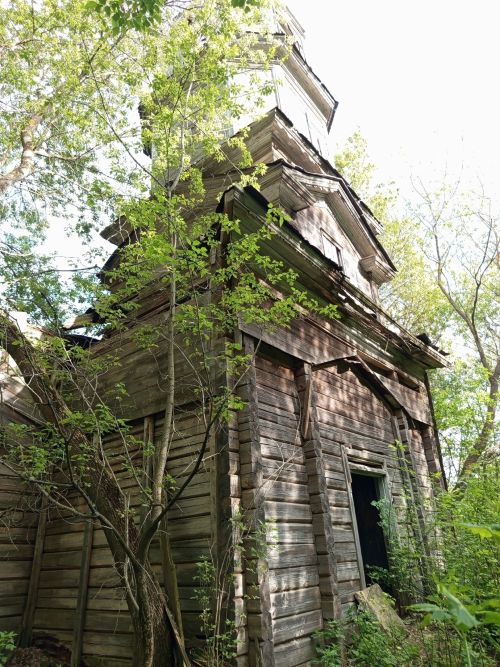 Школьникам рассказали историю заброшенного храма Животворящей Троицы