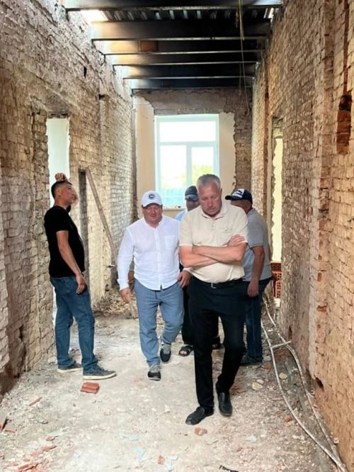 Глава Мамадышского района проверил ход ремонта соцобъектов в Нижнем Таканыше