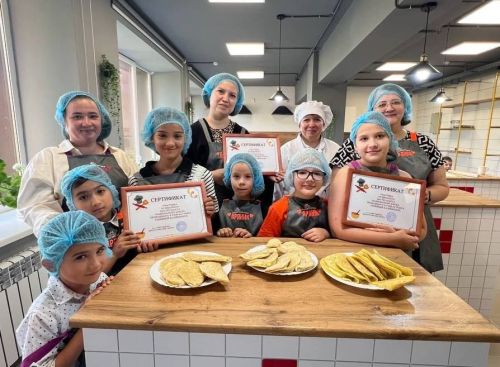 В подростковом клубе «Мечта» прошел кулинарный мастер-класс «Национальное блюдо»