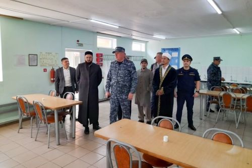 Муфтий Татарстана посетил колонию-поселение №17