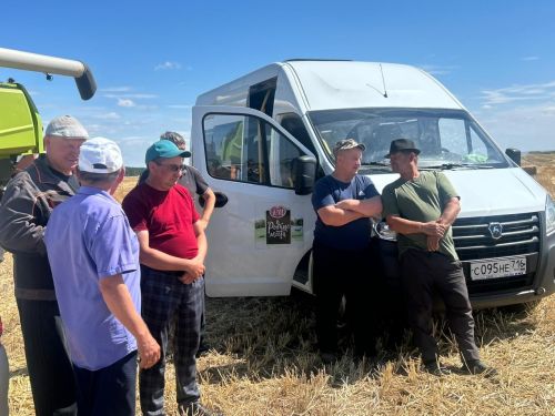 Агитбригада районного Дома культуры подарила праздник