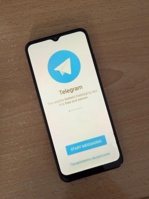 Роскомнадзор ввёл частичные ограничения на звонки через Telegram и WhatsApp