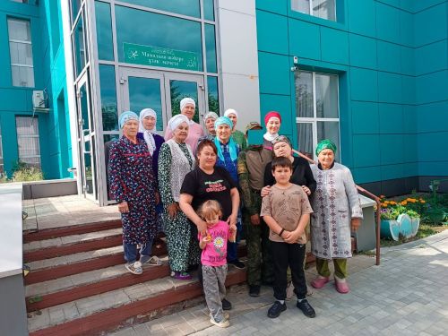 Участник СВО с позывным «Бил» навестил волонтеров «Тынгысыз йорэкләр»