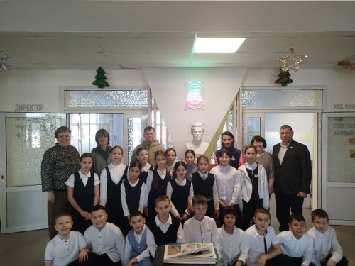 Представители «Вятки» представили лицеистам проект спортивного класса