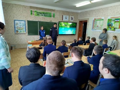 Госавтоинспекторы провели урок безопасности в школах Мамадышского района