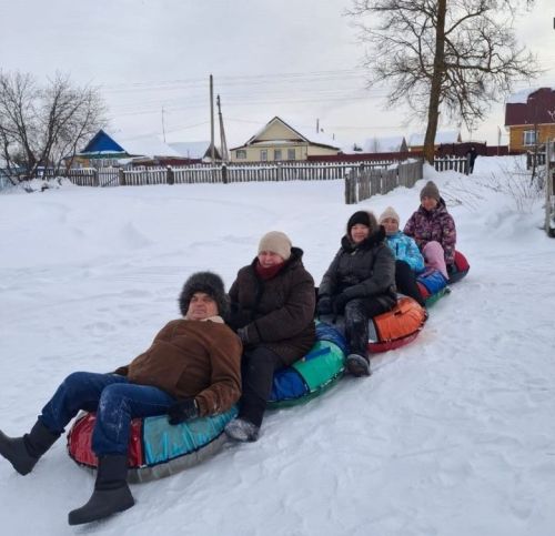 На гору Ишмая в селе Албай съезжаются из соседних деревень