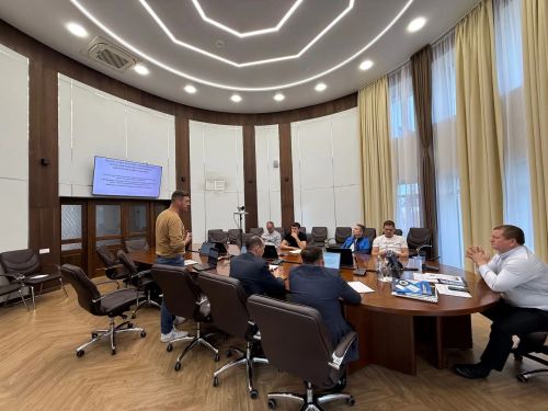 Три инвестора с тремя разными проектами обратились на инвестиционную приёмную