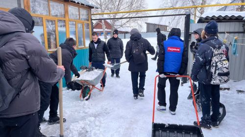 Активисты «Движения Первых» пришли на помощь 88-летнему пенсионеру