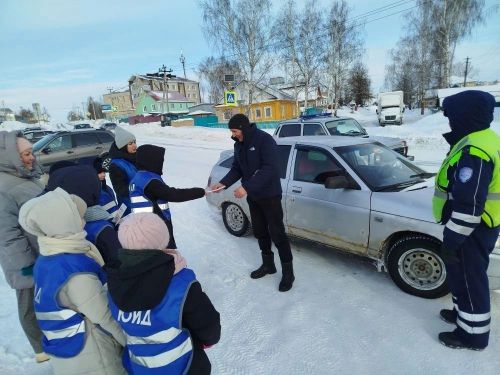 Спасти жизнь – пристегнуть ремень: юные инспекторы провели важную акцию