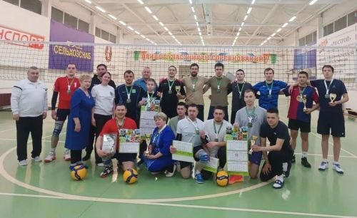 В Нижнем Таканыше почтили память участника СВО волейбольным турниром
