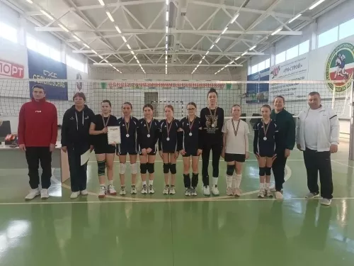 В Нижнем Таканыше разыграли волейбольный кубок