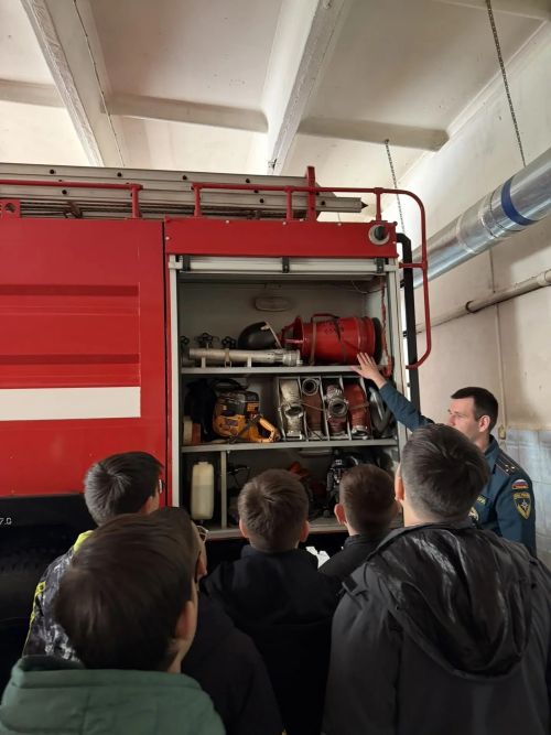 Экскурсия в пожарно-спасательную часть прошла для лицеистов Мамадыша