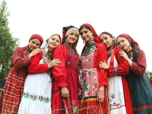 Как «Кряшен чибэре» превращает девушек в хранительниц культуры