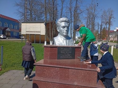 В Мамадыше привели в порядок памятники города