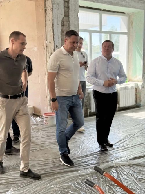 Илья Вольфсон в Мамадыше посетил Аллею Славы и строящиеся объекты