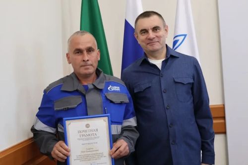 Почёт и признание: накануне праздника наградили лучших сварщиков