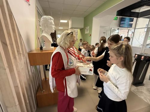Лицеисты присоединились ко всероссийской патриотической акции «Красная гвоздика»