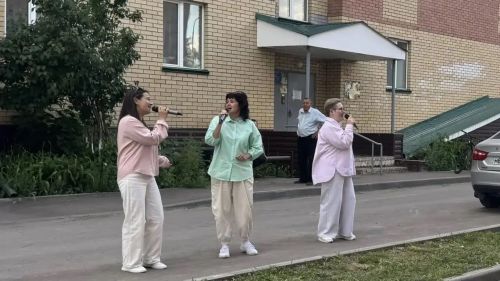 Праздник двора в Мамадыше объединил соседей под звуки лета