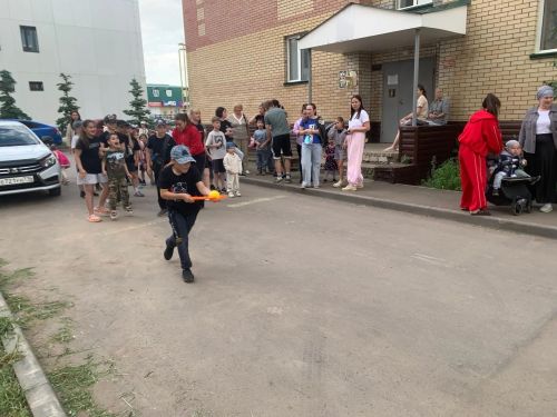 Праздник двора в Мамадыше объединил соседей под звуки лета