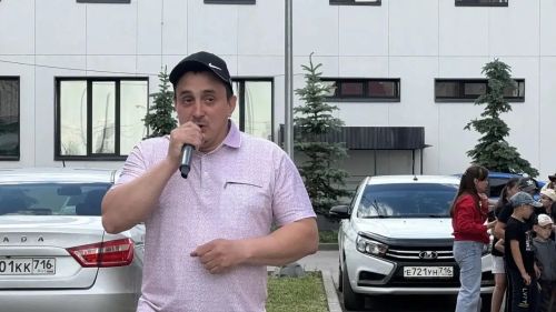 Праздник двора в Мамадыше объединил соседей под звуки лета