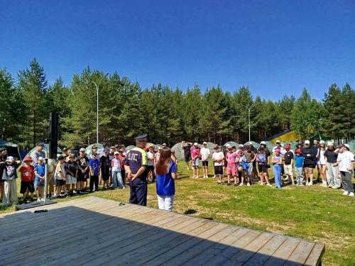 Юным мамадышцам в лагере «Интеллект» напомнили ПДД и подарили световозвращатели