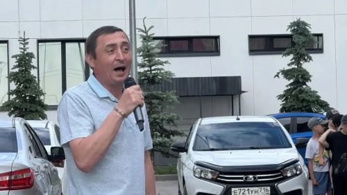 Праздник двора в Мамадыше объединил соседей под звуки лета