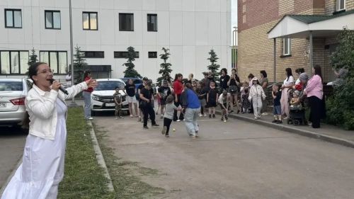 Праздник двора в Мамадыше объединил соседей под звуки лета