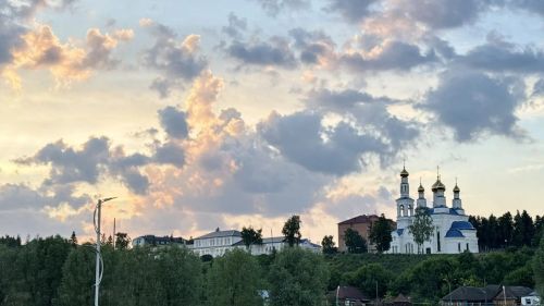 Татарстанда боз, яшен һәм көчле җил көтелү турында кисәттеләр
