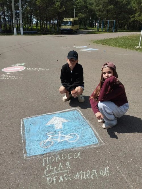 В Мамадыше прошёл конкурс рисунков на асфальте по ПДД
