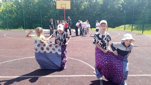 Дружеская эстафета объединила юных спортсменов Тавелей и Ишкеево