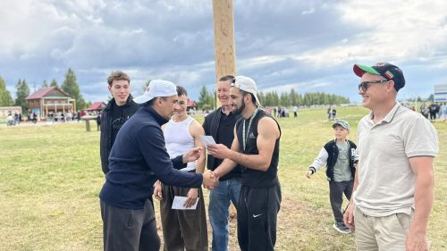 На районном Сабантуе шест покорили за 18 секунд