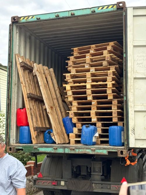 Из Мамадыша на Донецкое направление отправили две фуры с гуманитарным грузом