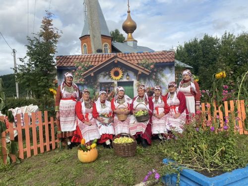 В Дюсьметьево отметили праздник «Три Спаса — три запаса»