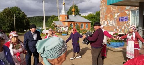 В Дюсьметьево отметили праздник «Три Спаса — три запаса»
