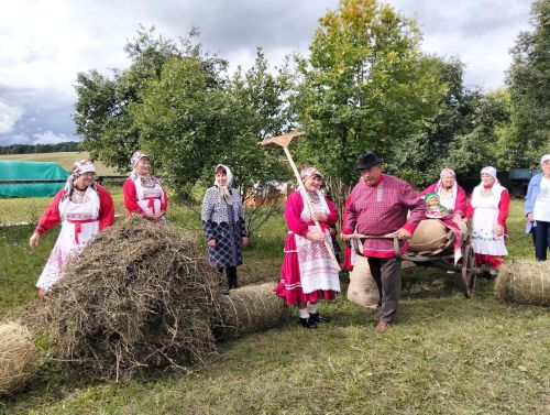 В Дюсьметьево отметили праздник «Три Спаса — три запаса»