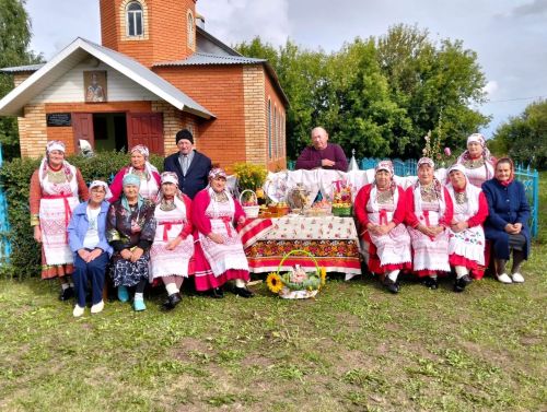 В Дюсьметьево отметили праздник «Три Спаса — три запаса»